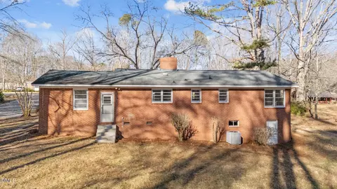 122 Ridgecrest Dr, Warrenton, NC 27589 photo 4