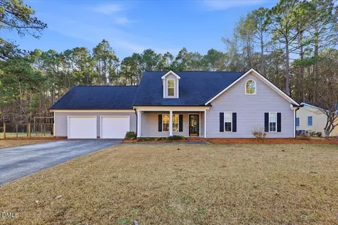 205 W Wilson St, Smithfield, NC 27577