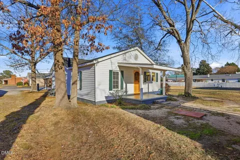 209 Price St, Selma, NC 27576