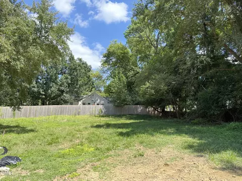 135 Gary Rd, Carrboro, NC 27510