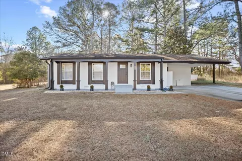 912 E Sanders St, Four Oaks, NC 27524