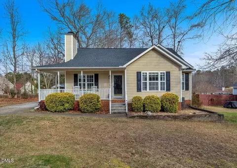 404 Noonday Ct, Holly Springs, NC 27540