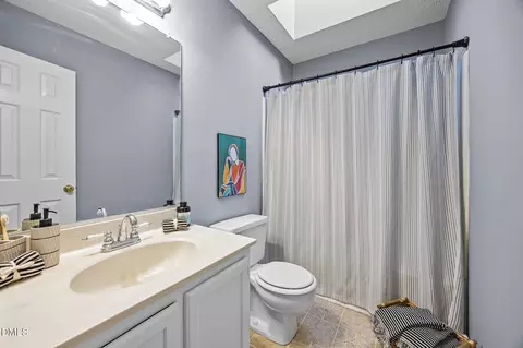 Bath - 118 Old Maple Ln, Durham, NC 27713 photo 2 of 3
