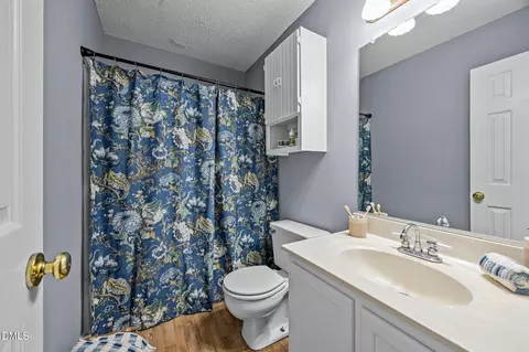 Bath - 118 Old Maple Ln, Durham, NC 27713 photo 3 of 3