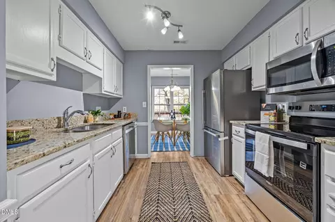 Kitchen - 118 Old Maple Ln, Durham, NC 27713 photo 3 of 4