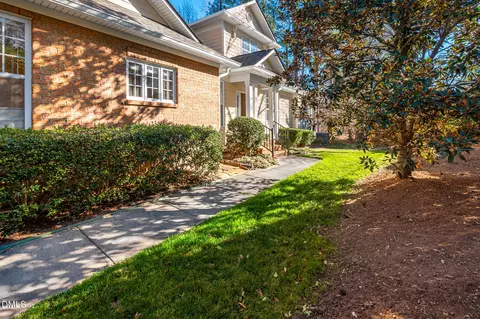 Exterior - 2 Abernathy Dr, Chapel Hill, NC 27517 photo 6 of 8