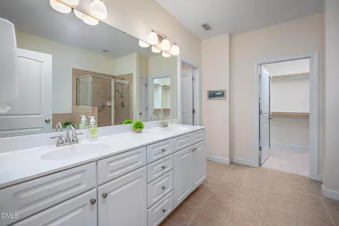 Bath - 2 Abernathy Dr, Chapel Hill, NC 27517 photo 1 of 3