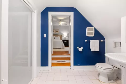 Bath - 406 E Markham Ave, Durham, NC 27701 photo 3 of 6