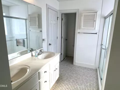 Bath - 99 Galaxy Dr, Garner, NC 27529 photo 2 of 3