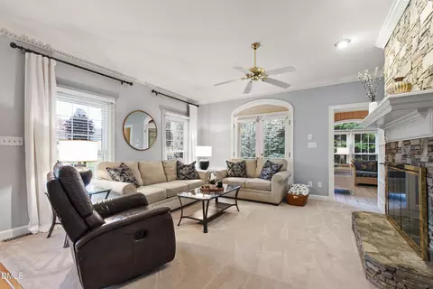 1220 Enchanted Oaks Dr, Raleigh, NC 27606
