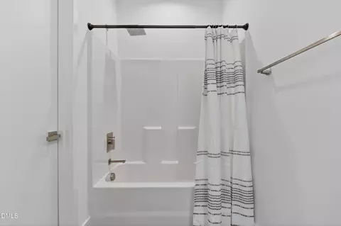 Bath - 1100 Nova St, Durham, NC 27713 photo 9 of 11
