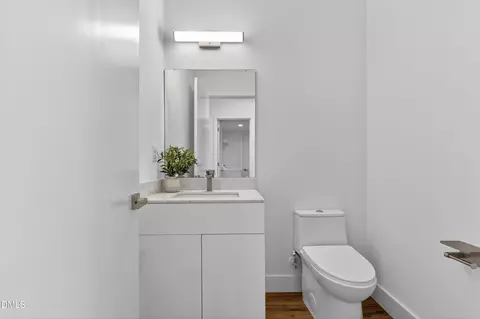 Bath - 1100 Nova St, Durham, NC 27713 photo 8 of 11