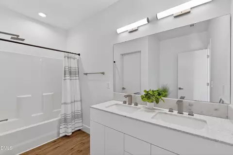 Bath - 1100 Nova St, Durham, NC 27713 photo 11 of 11