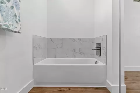 Bath - 1100 Nova St, Durham, NC 27713 photo 4 of 11