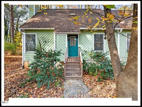 106 Barbee Ct, Carrboro, NC 27510