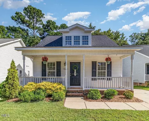 124 Cliffdale Rd, Holly Springs, NC 27540