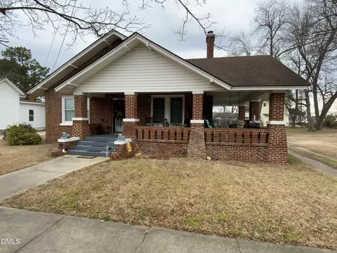 304 W Harnett St, Dunn, NC 28334