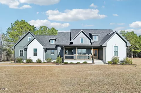 140 Thorntons Creek Dr, Erwin, NC 28339