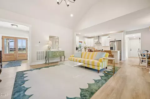 140 Thorntons Creek Dr, Erwin, NC 28339 photo 9