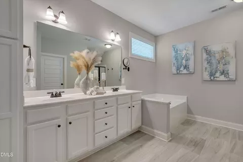 Bath - 92 Dandy Flush Ct, Garner, NC 27529 photo 2 of 4