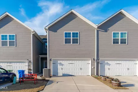 737 Andrade Dr, Fuquay Varina, NC 27526