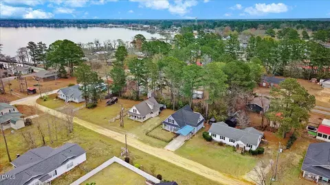51 Birch St, Elizabethtown, NC 28337