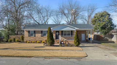 208 S Webb St, Selma, NC 27576