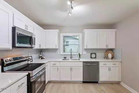 Kitchen - 507 Forest Ridge Rd, Garner, NC 27529 photo 5 of 6
