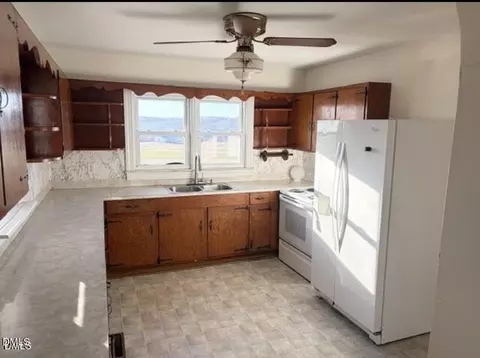 Kitchen - 1151 Morton-pulliam Rd, Roxboro, NC 27574 photo 2 of 2