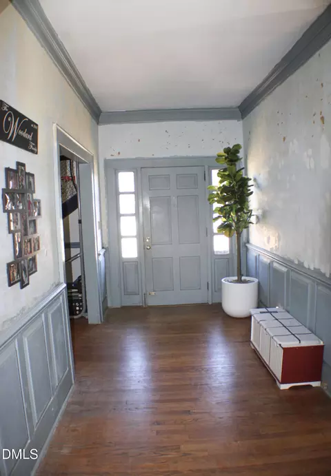 Entry Way - 301 S 7th St, Erwin, NC 28339 photo 2 of 4