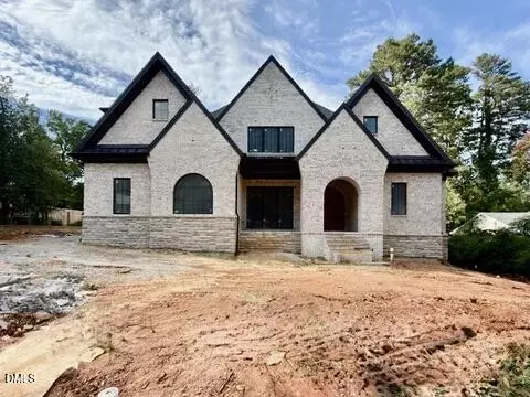3422 Redbud Ln, Raleigh, NC 27607