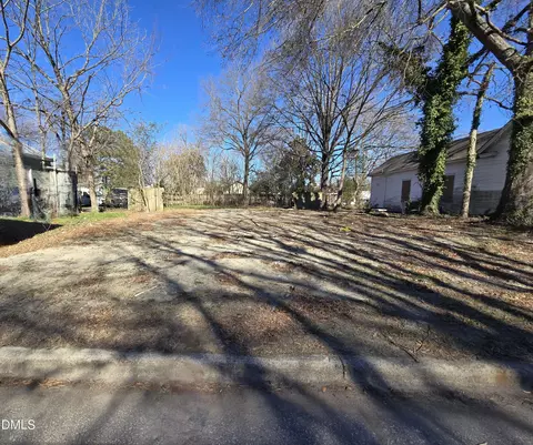 615 Crowell St E, Wilson, NC 27893