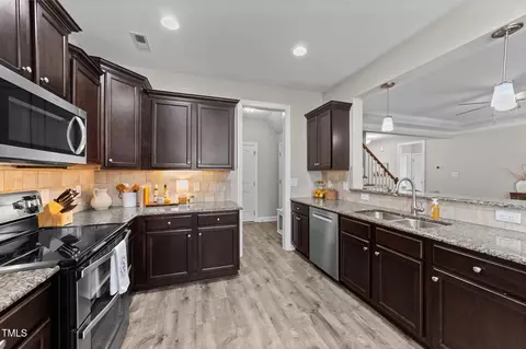 Entry Way - 42 Torchie Dr, Selma, NC 27576 photo 3 of 4