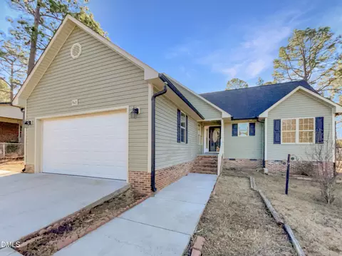 7623 Sable Dr, Fayetteville, NC 28303