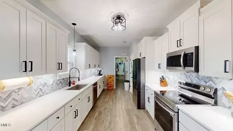 Entry Way - 111 Fox Run Ct, Benson, NC 27504 photo 1 of 1