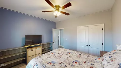 Bedroom - 111 Fox Run Ct, Benson, NC 27504 photo 7 of 10