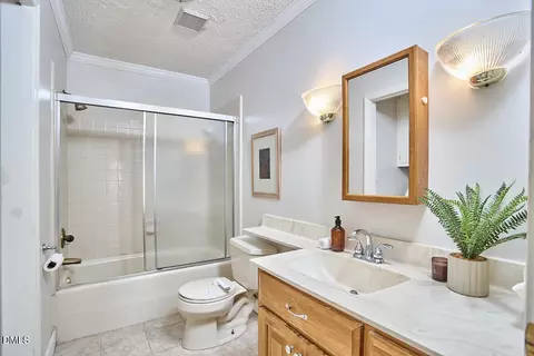 Bath - 1918 Peppertree St, Durham, NC 27705 photo 2 of 3