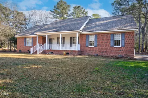 31 Wright Dr, Elm City, NC 27822