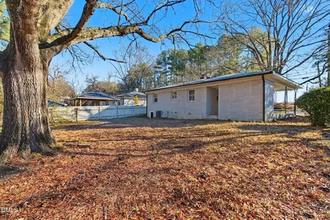 Exterior - 626 S Hoover Rd, Durham, NC 27703 photo 5 of 6