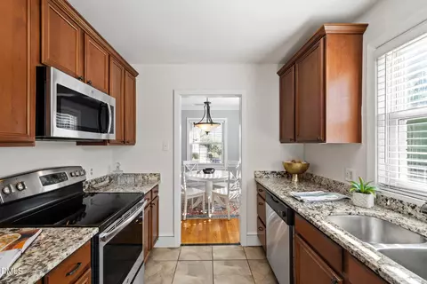 Kitchen - 403 Brooks Ave, Raleigh, NC 27607 photo 5 of 6