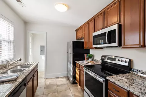Kitchen - 403 Brooks Ave, Raleigh, NC 27607 photo 2 of 6