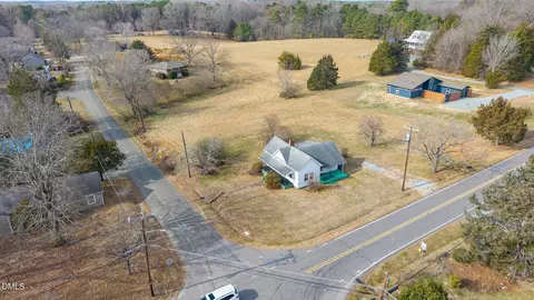 1004 W King St, Hillsborough, NC 27278