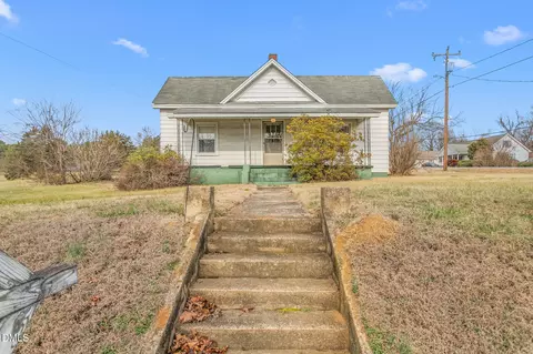 1004 W King St, Hillsborough, NC 27278