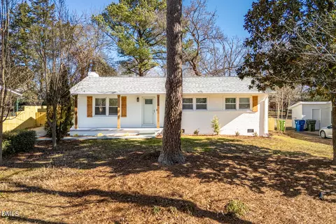 829 Greenwich St, Raleigh, NC 27610