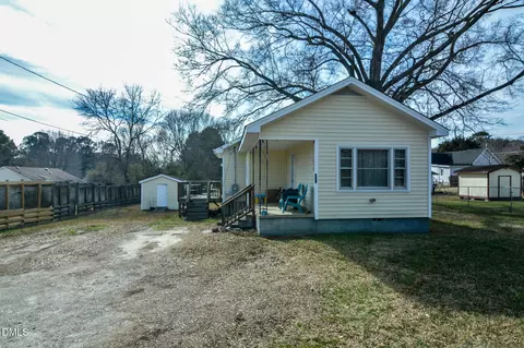 543 W 2nd St, Clayton, NC 27520