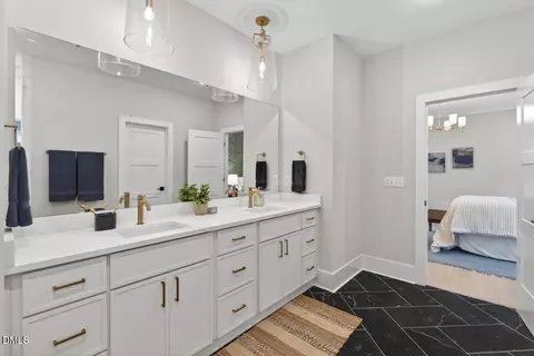 Bath - 3027 Omah St #B, Durham, NC 27705 photo 3 of 5