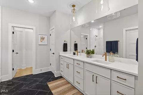 Bath - 3027 Omah St #B, Durham, NC 27705 photo 2 of 5