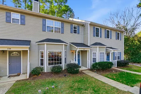 132 Edgehill Pkwy, Cary, NC 27513