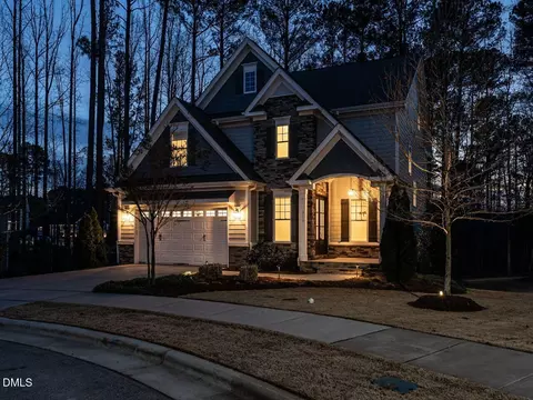 2117 Bee Cave Ct, Apex, NC 27539