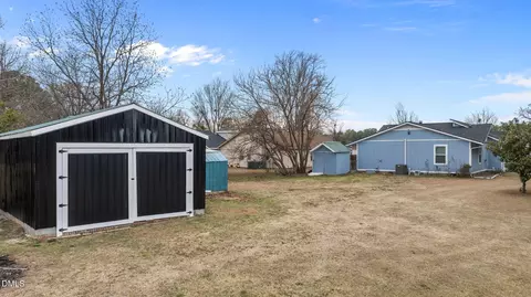 6487 People St, Fayetteville, NC 28304